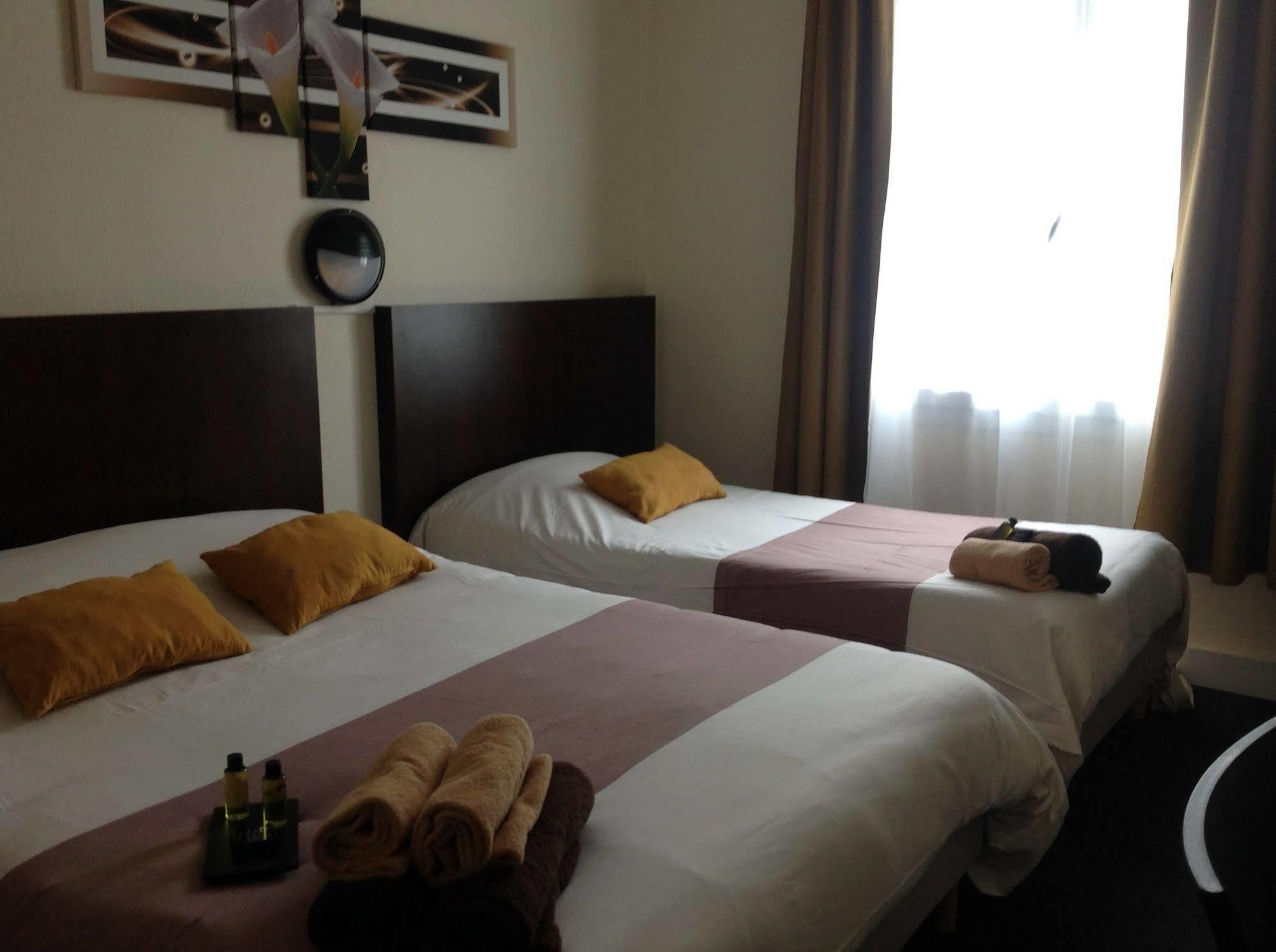 Hotel De La Paix Caen Zewnętrze zdjęcie