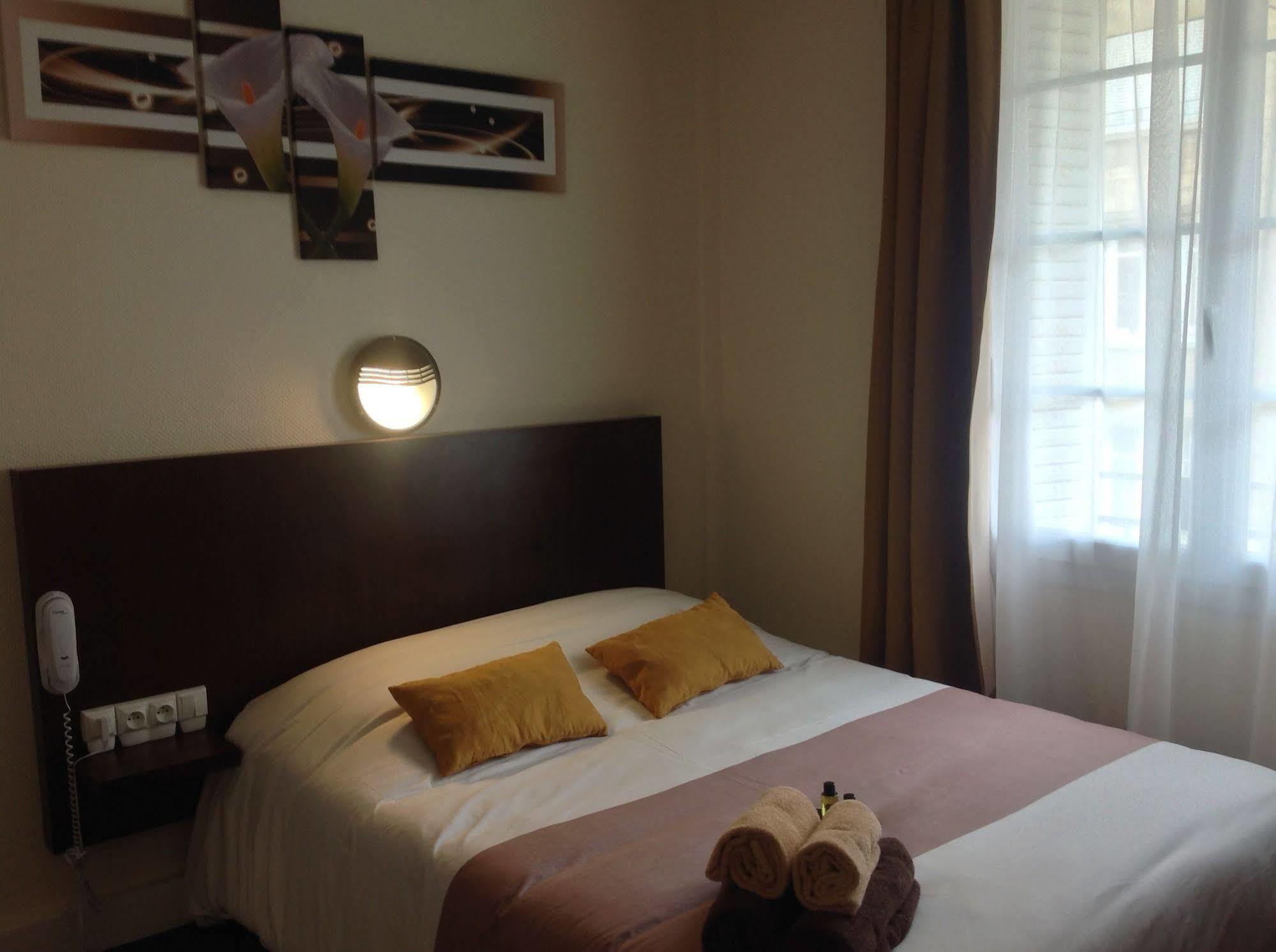 Hotel De La Paix Caen Zewnętrze zdjęcie